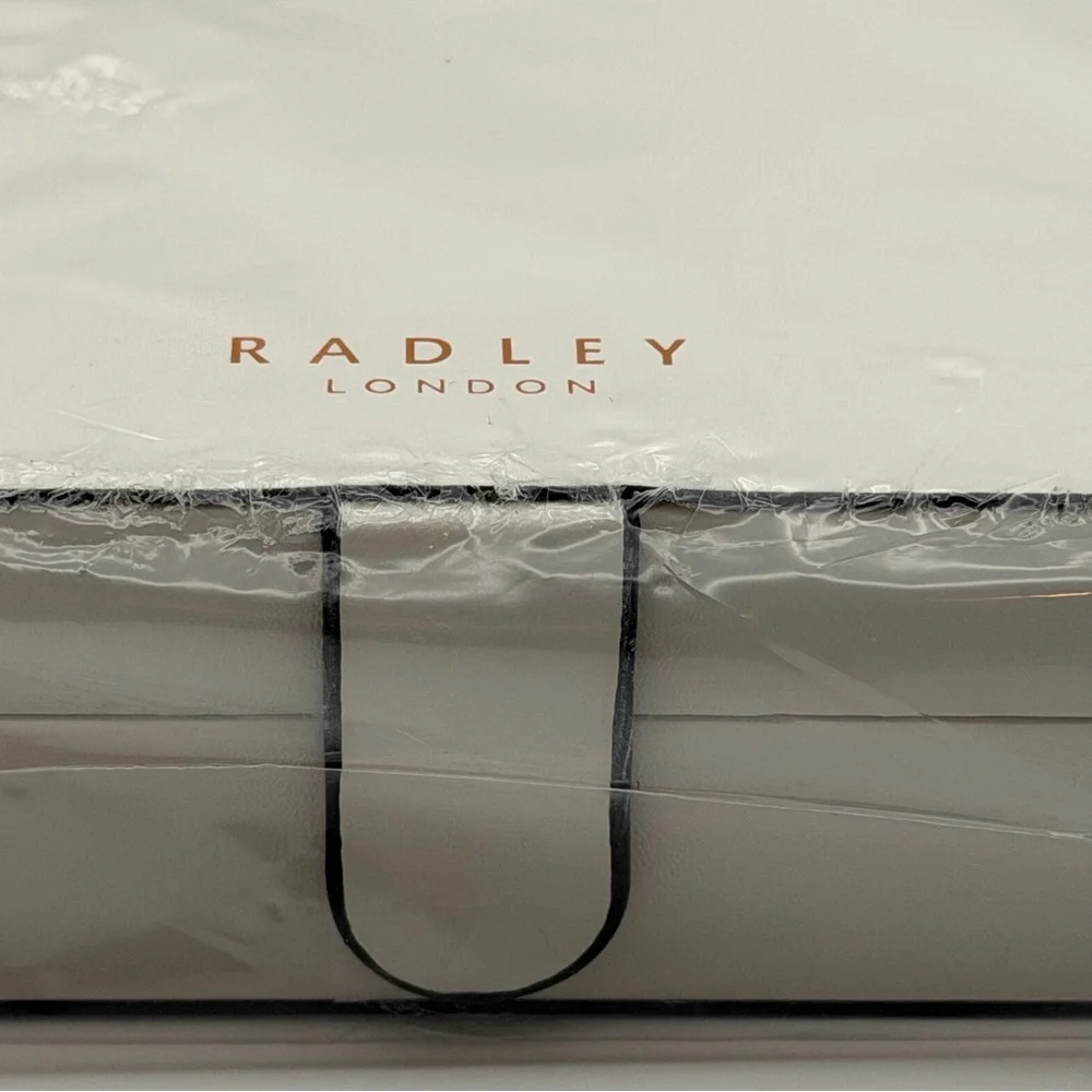 Radley London Jewelry Box Magnetic‎ Closure White New in Plastic